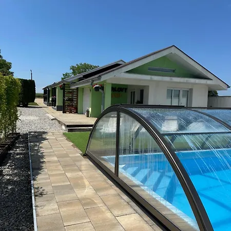 Bungalovy Classic & Wellness - Adults Only Resort Podhájska